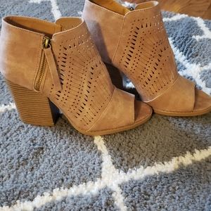 Tan Heels